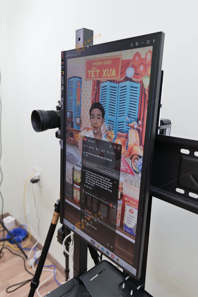 Màn hình monitor tại phòng live TiPiKay Shop