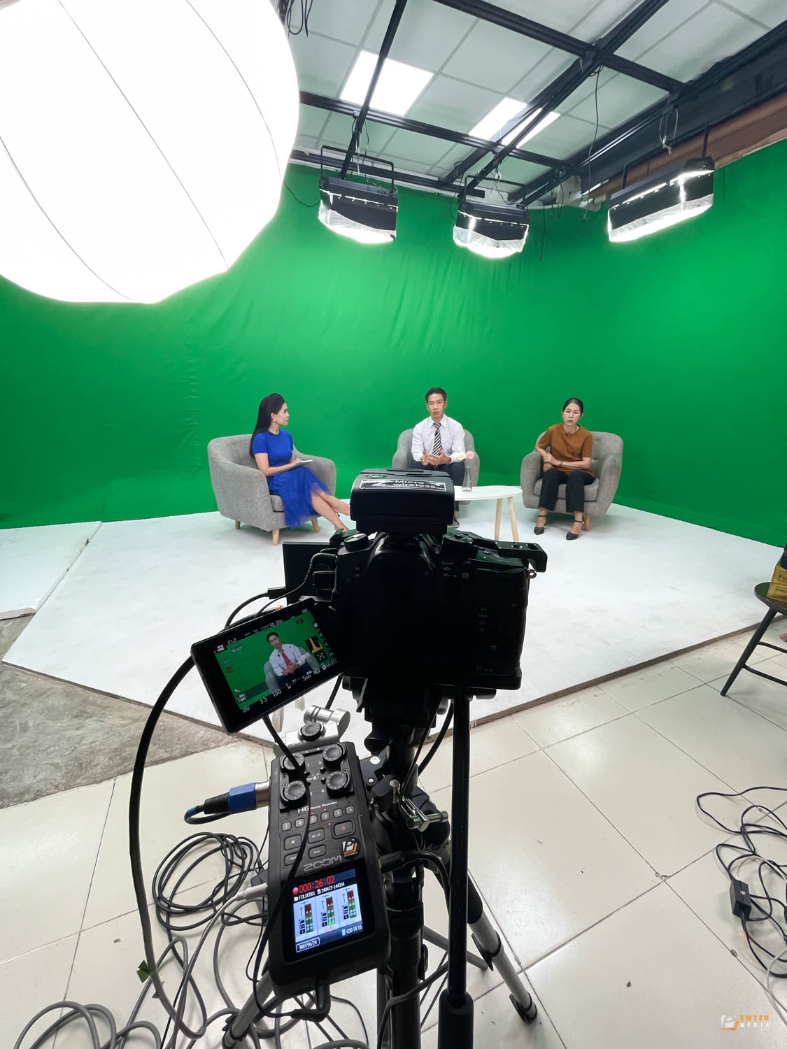 Hậu trường quay talkshow 3 diễn giả