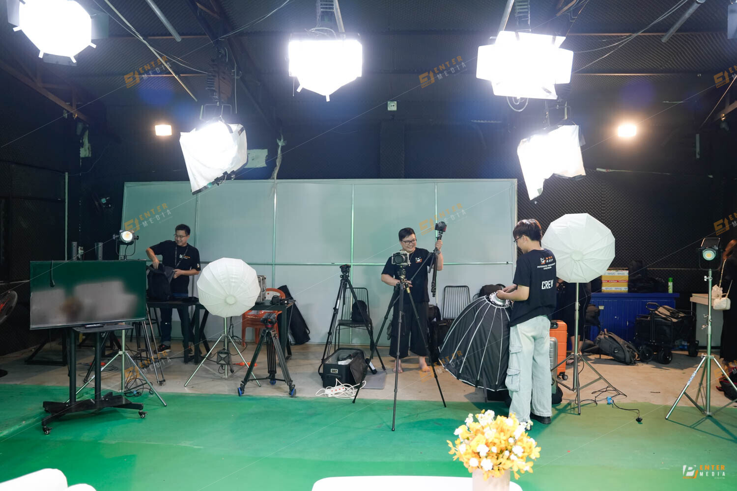 Hậu trường livestream sự kiện phông xanh của Bitex do Enter Media thực hiện