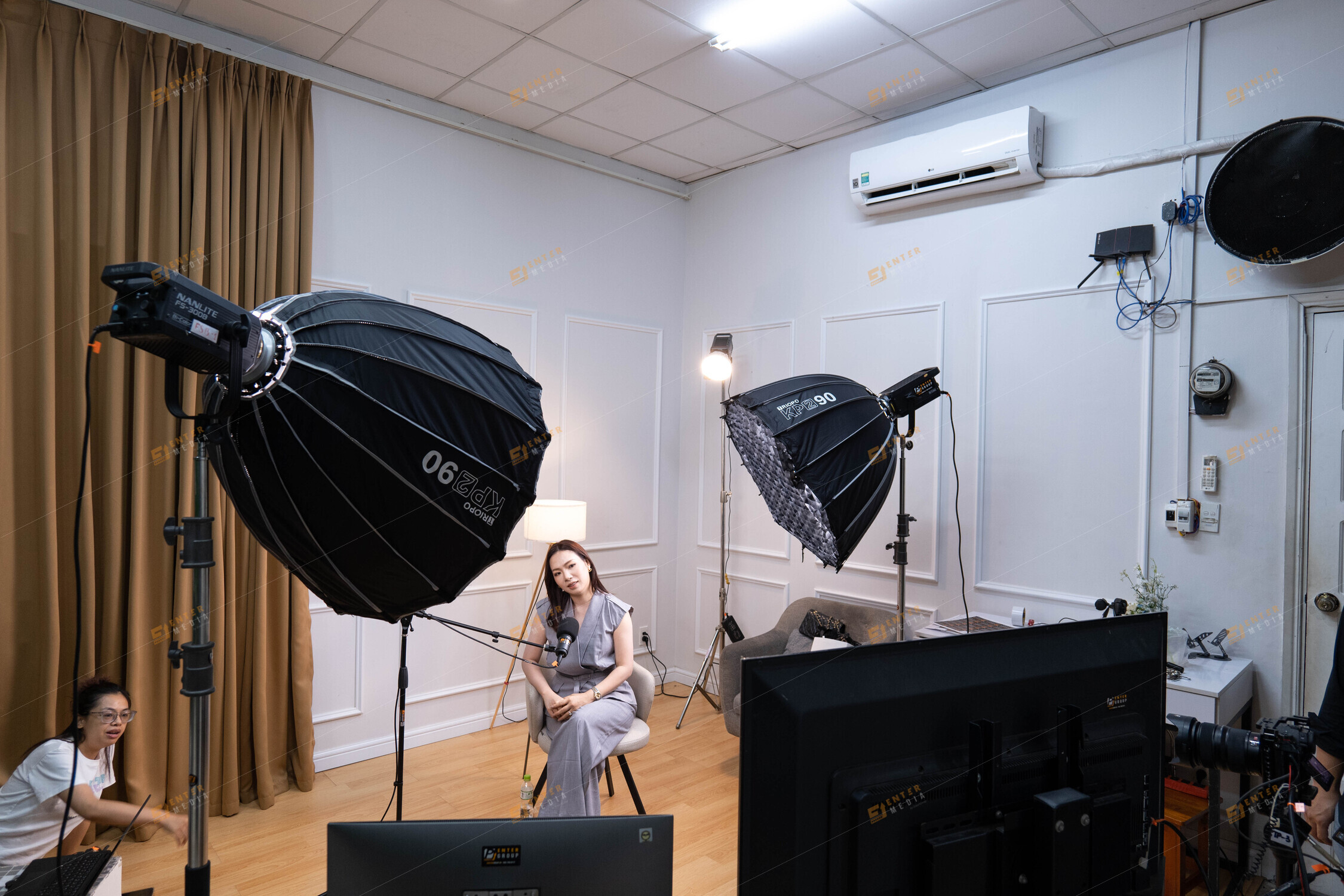 Hậu trường quay video podcast cho chuyên gia