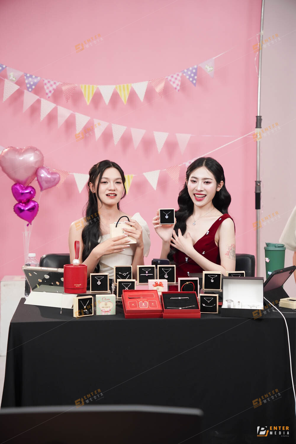 KOC Ngọc Matcha tại mega livestream trang sức DECOCO
