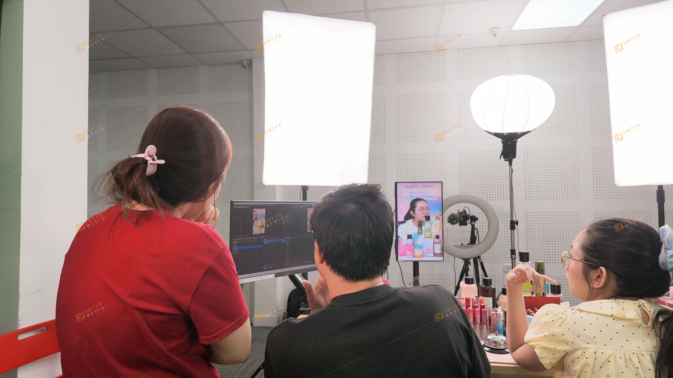 Kỹ thuật Enter Media tối ưu hệ thống livestream doanh nghiệp thegioiskinfood